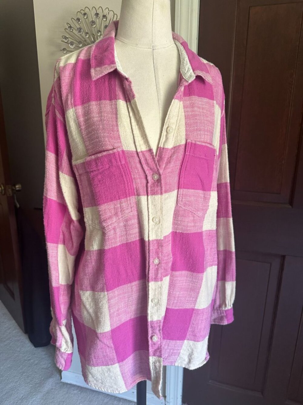 American Eagle hot pink buffalo plaid button down shirt shacket L